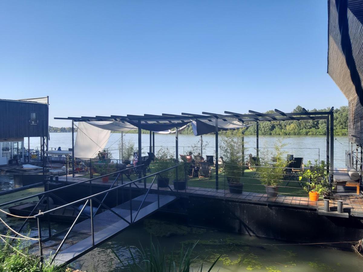 B&B Botel Charlie Belgrade Luaran gambar