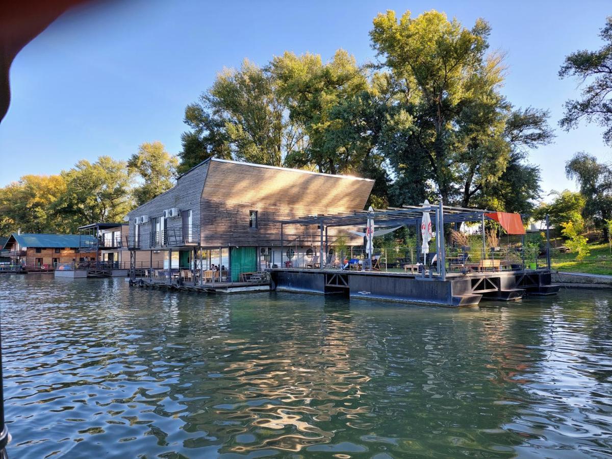 B&B Botel Charlie Belgrade Luaran gambar