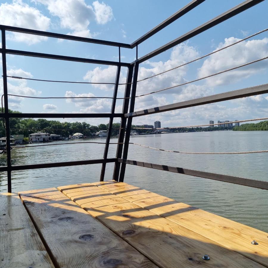 B&B Botel Charlie Belgrade Luaran gambar
