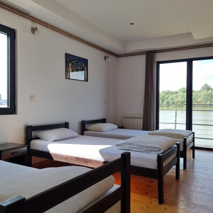B&B Botel Charlie Belgrade Luaran gambar