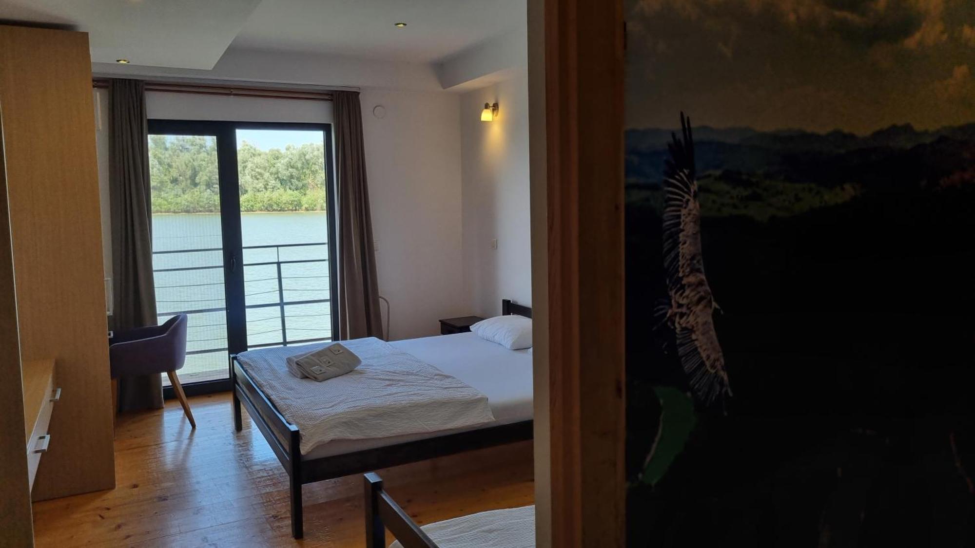 B&B Botel Charlie Belgrade Luaran gambar