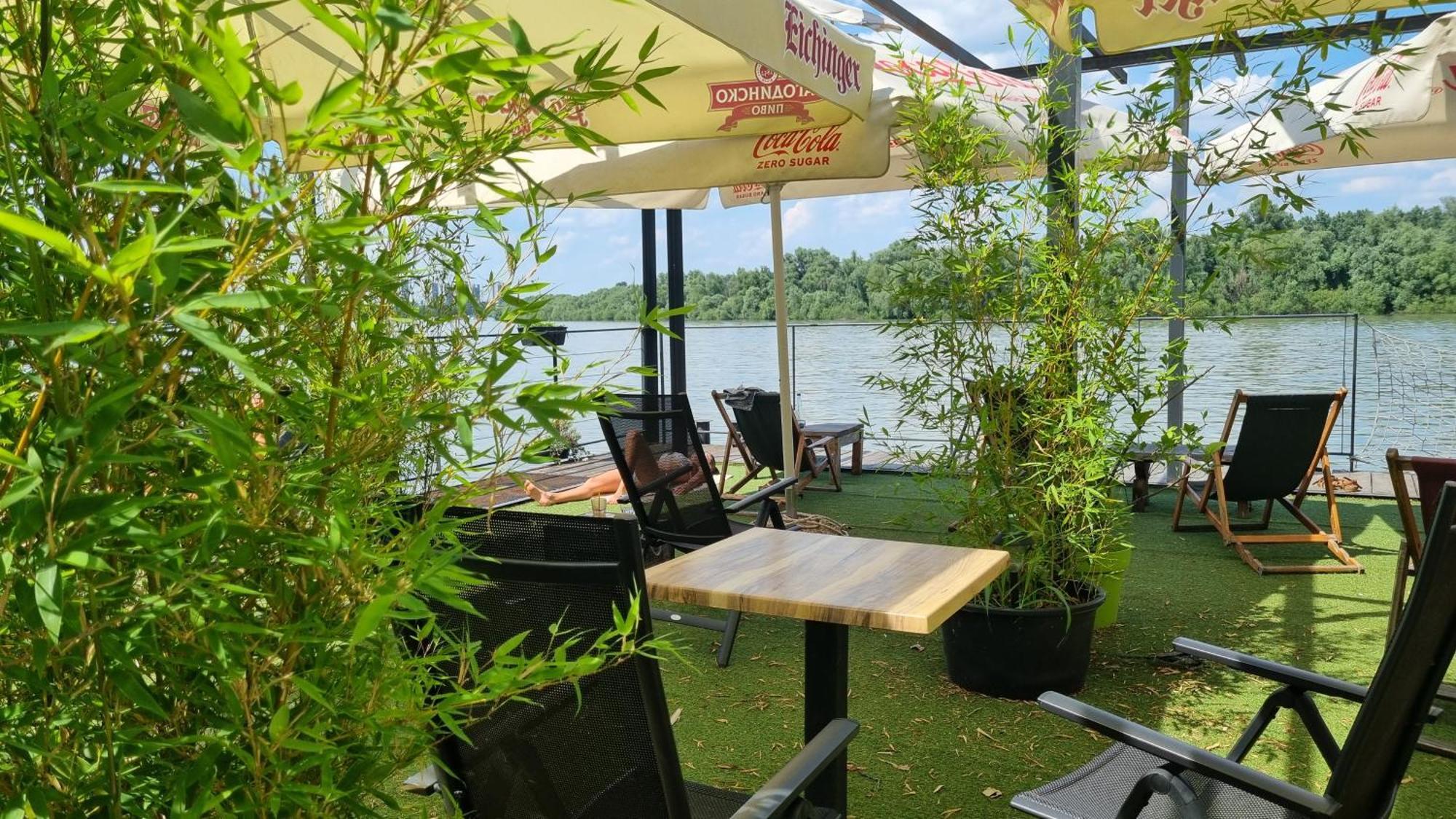 B&B Botel Charlie Belgrade Luaran gambar