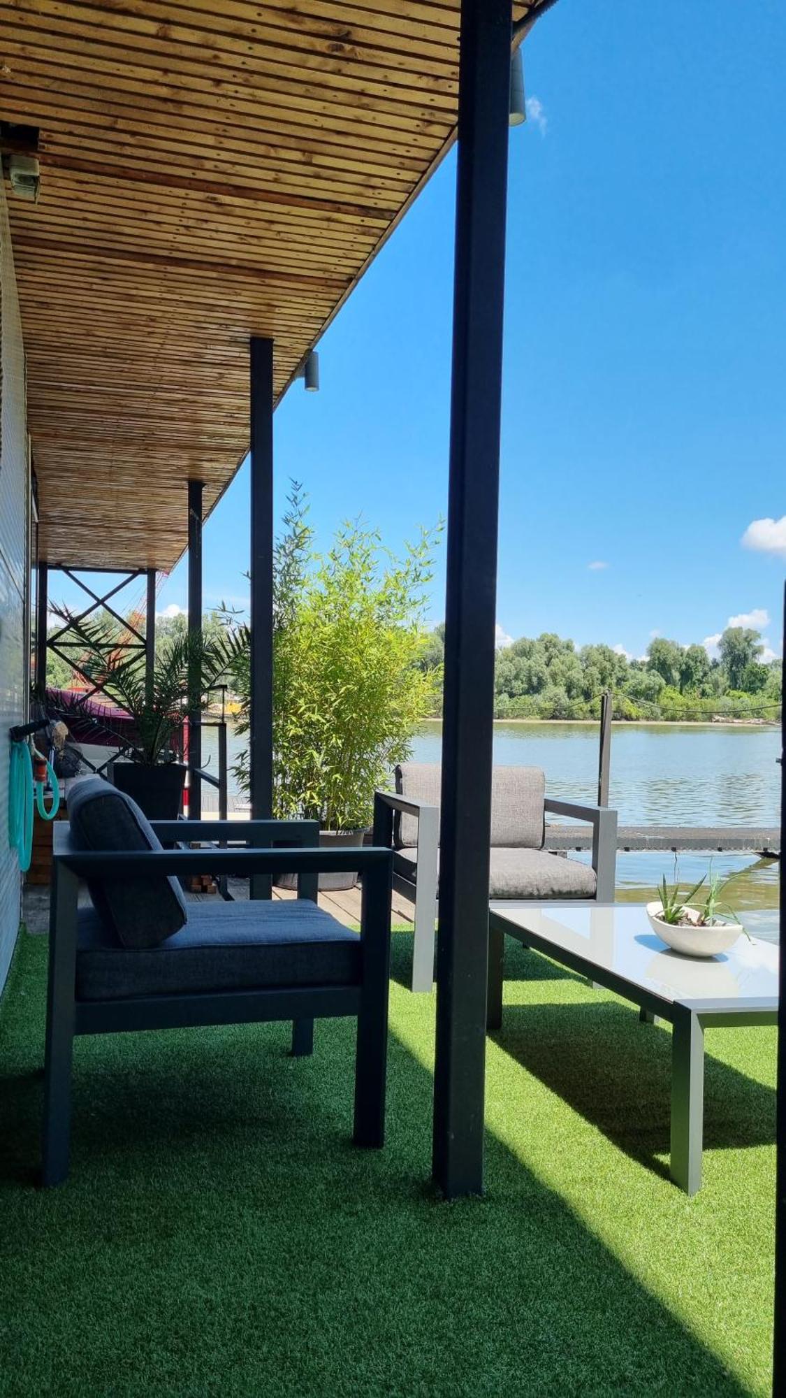 B&B Botel Charlie Belgrade Luaran gambar