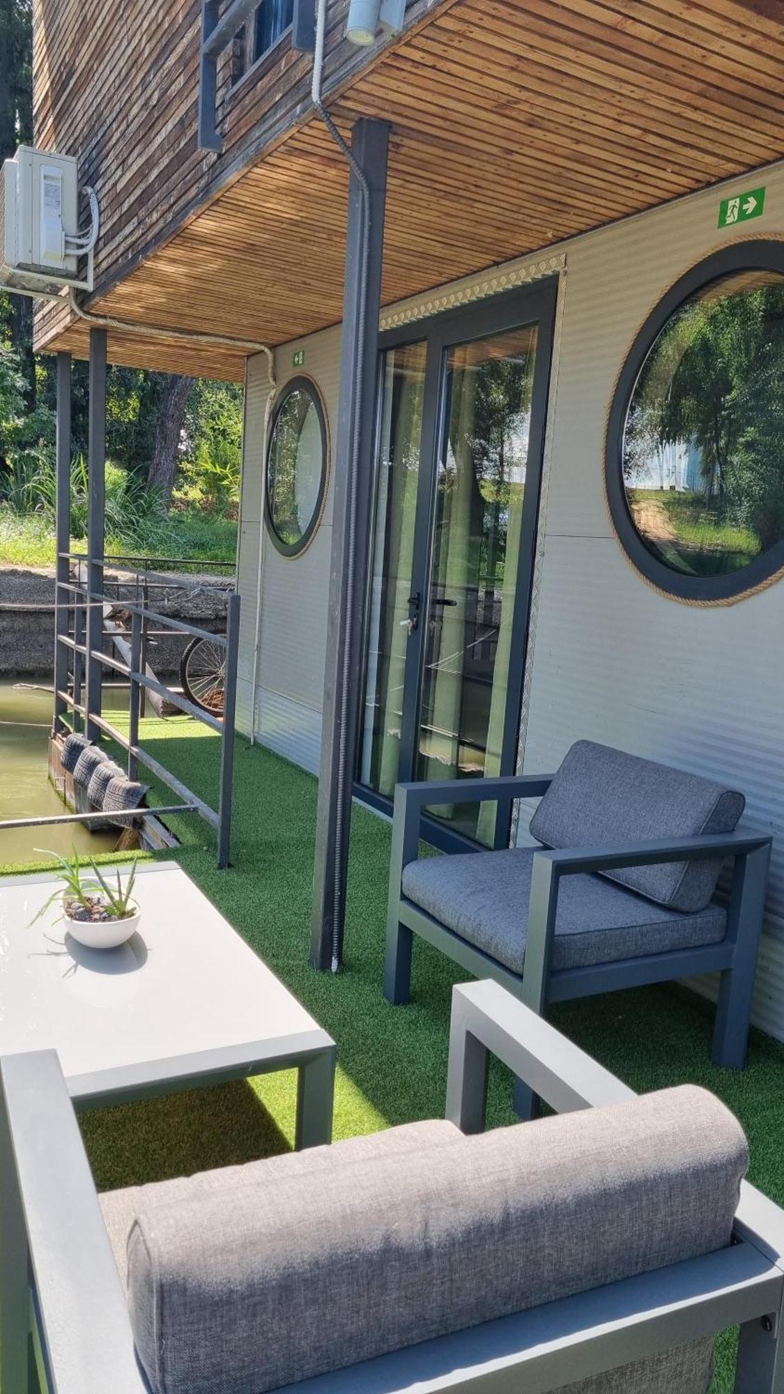 B&B Botel Charlie Belgrade Luaran gambar
