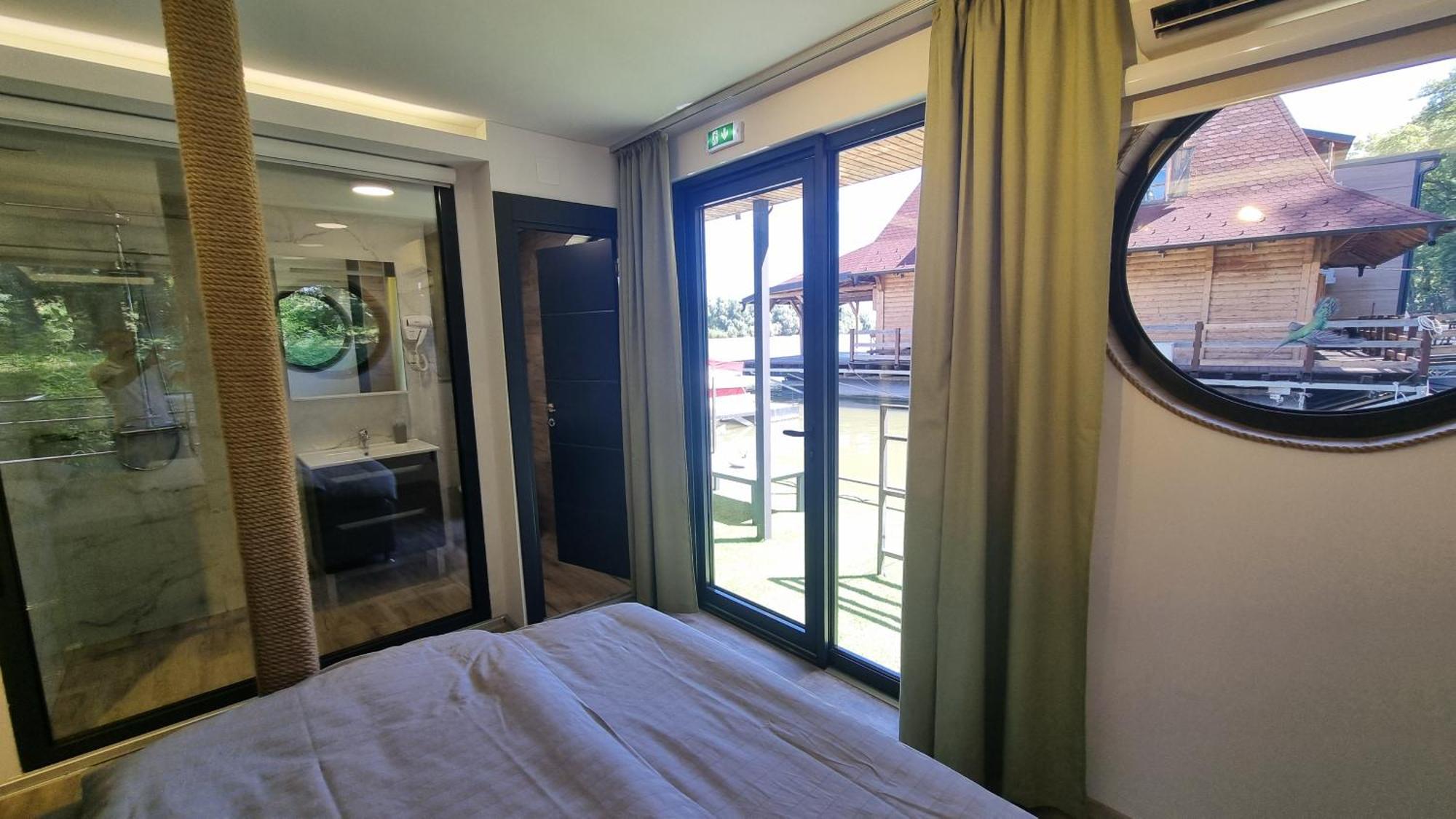 B&B Botel Charlie Belgrade Bilik gambar