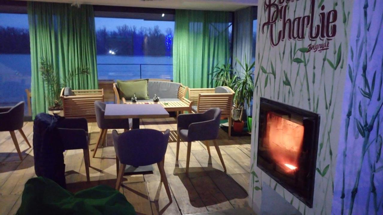 B&B Botel Charlie Belgrade Luaran gambar